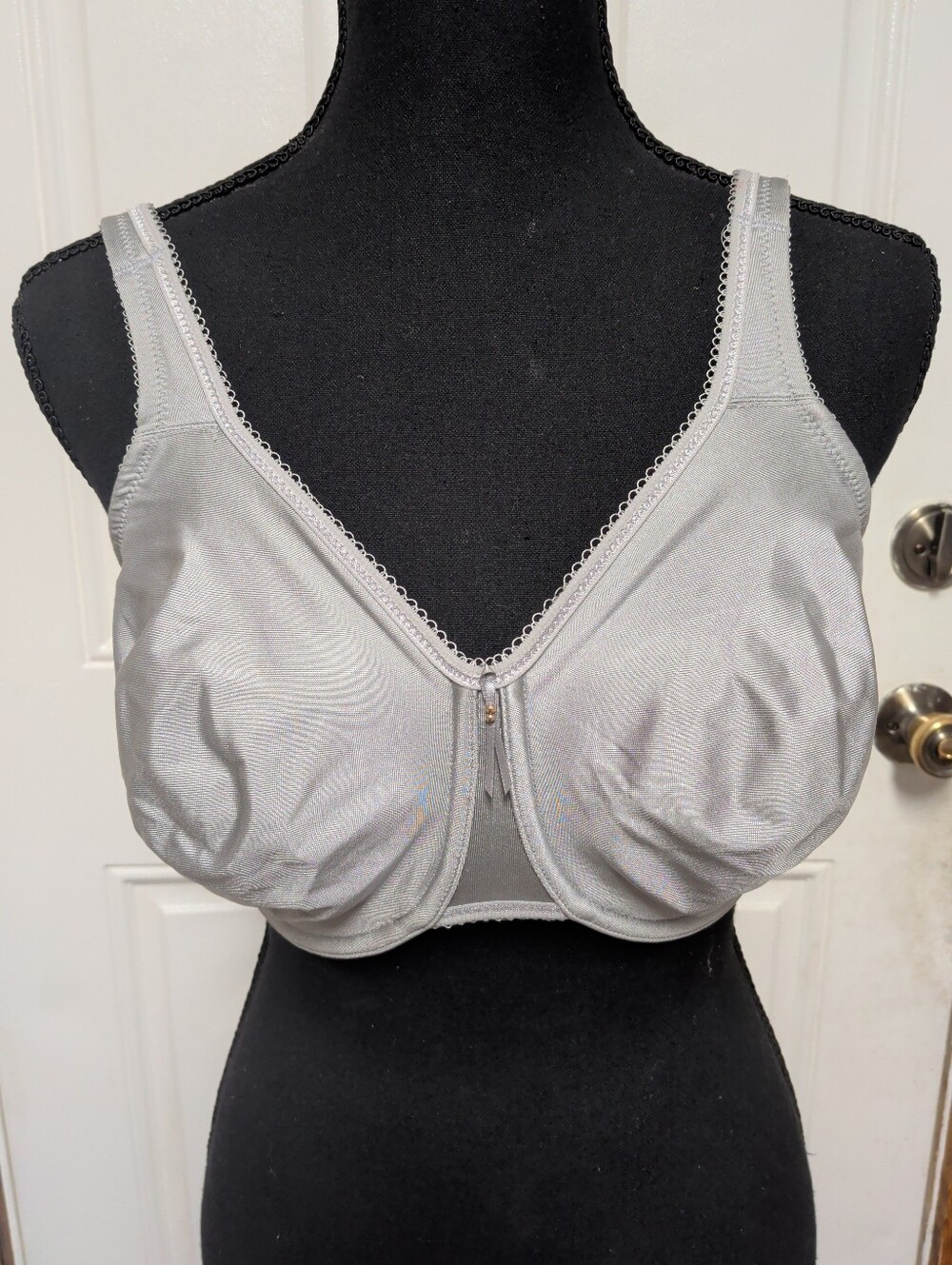 Wacoal 36DDD Bra Gray Basic Beauty 855192 Underwire Bow Back Closure